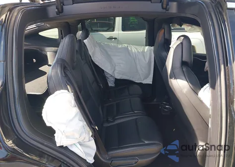 2018 Tesla Model X 100D/75D/P100D z USA, uszkodzony, nr VIN 5YJXCAE44JF081112